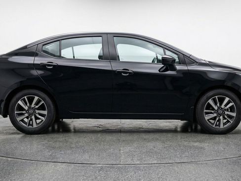 Used 2025 Nissan Versa SV FWD image 11