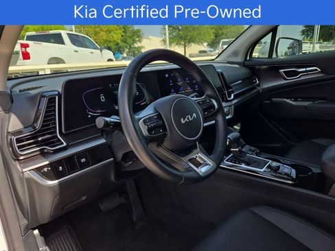 Used 2025 Kia Sportage EX FWD image 2