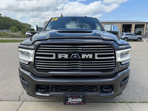 Used 2024 RAM 2500 Laramie w/ Sport Appearance Package AWD/4WD image 2