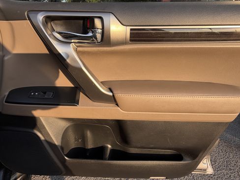 Certified 2023 Lexus GX 460 Premium w/ Premium Package AWD/4WD image 42