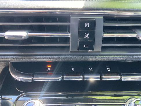 Used 2021 Lincoln Corsair FWD w/ Premium Package image 27
