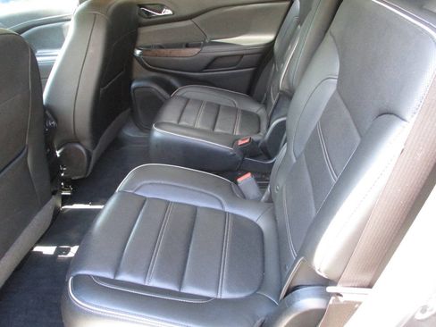 Used 2021 GMC Acadia Denali w/ Denali Ultimate Package AWD/4WD image 16