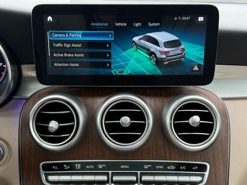 Used 2021 Mercedes-Benz GLC 300 4MATIC image 44