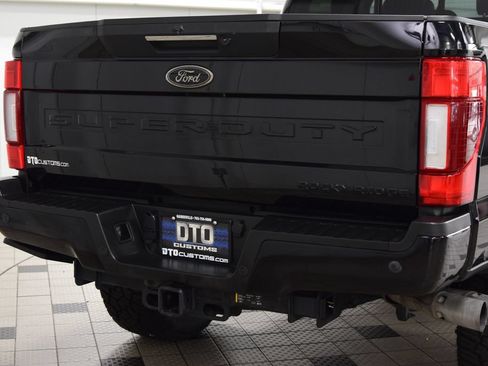 Used 2022 Ford F250 Lariat w/ Black Appearance Package AWD/4WD image 24