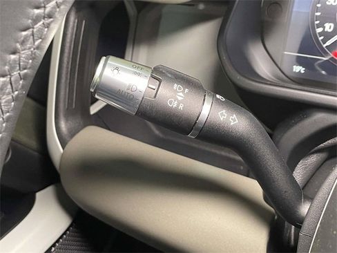 Used 2020 Land Rover Defender 110 First Edition image 37