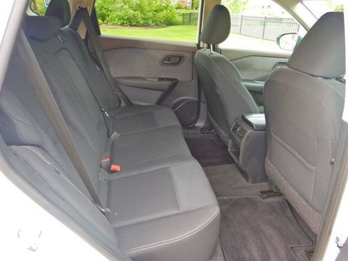 Used 2023 Nissan Rogue S AWD/4WD image 16
