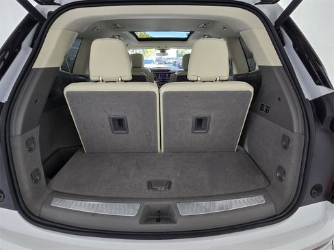 Used 2024 Cadillac XT6 Premium Luxury w/ LPO, Floor Liner Package image 17