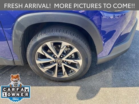 Used 2023 Toyota Corolla Cross XLE w/ Convenience Package AWD/4WD image 10