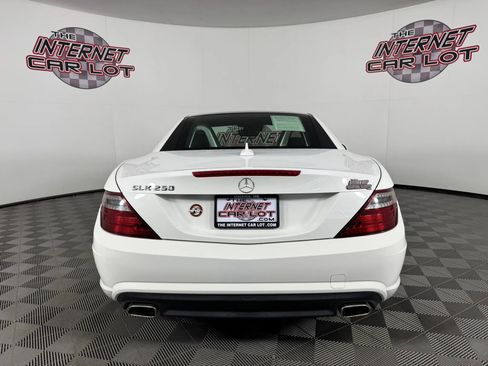Used 2015 Mercedes-Benz SLK 250 image 11