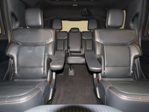 Used 2025 Ford Expedition Tremor AWD/4WD image 31