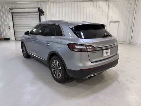 Used 2022 Lincoln Nautilus FWD w/ Premium Package image 3