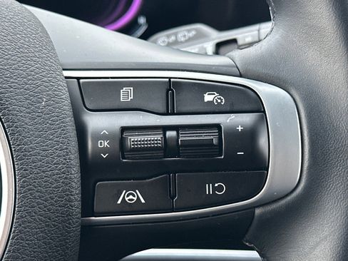 Used 2025 Kia Sportage EX image 11