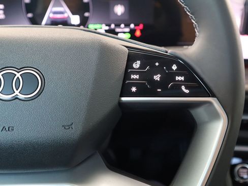 Used 2025 Audi Q5 Premium w/ Convenience Package image 13