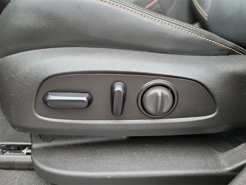 Used 2018 GMC Terrain SLT w/ LPO, Cargo Package image 27