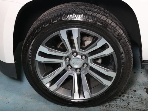Used 2018 GMC Yukon Denali w/ Denali Ultimate Package AWD/4WD image 18