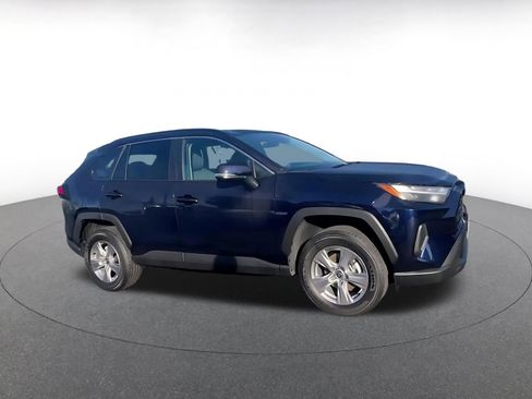 Used 2025 Toyota RAV4 XLE image 2