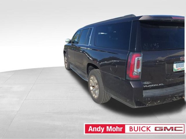 Used 2017 GMC Yukon XL SLT w/ Open Road Package AWD/4WD image 6