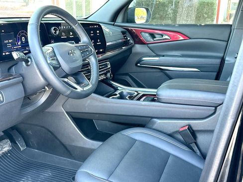 Used 2025 Chevrolet Traverse Z71 w/ LPO, Floor Liner Package image 18