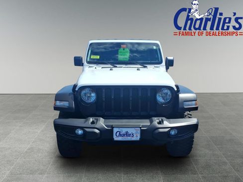 Used 2020 Jeep Wrangler Sport AWD/4WD image 2