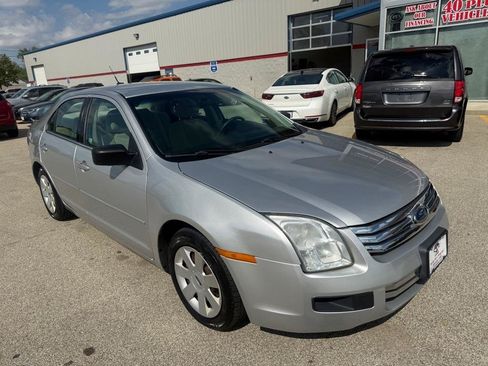 Used 2009 Ford Fusion S FWD image 2