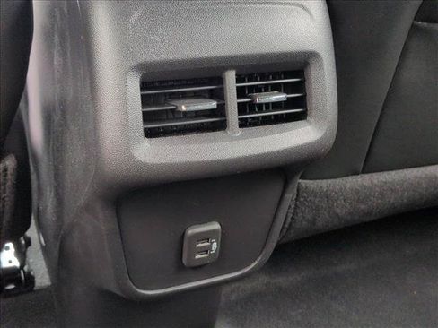 Used 2024 Chevrolet Equinox RS FWD image 16