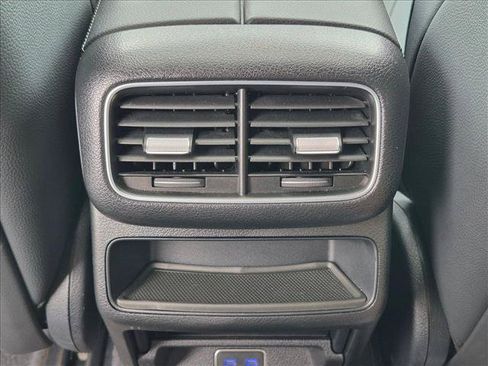 Used 2024 Mercedes-Benz GLE 350 4MATIC image 18