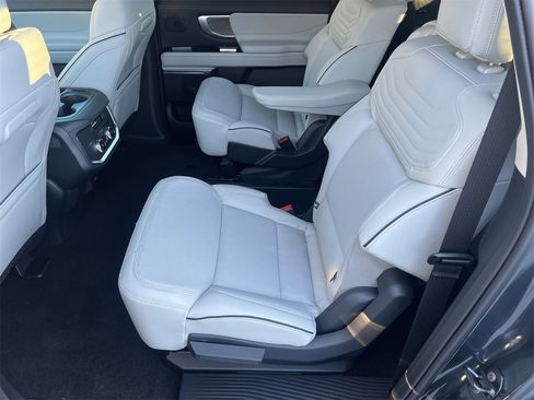 New 2025 Ford Expedition Max Platinum w/ Platinum Ultimate Package image 19