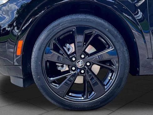 Used 2022 Buick Envision Essence w/ Sport Touring Package FWD image 10