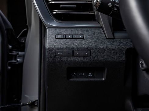 Used 2025 Lexus GX 550 image 22