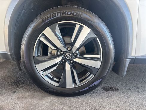 Used 2021 Nissan Rogue SL image 45