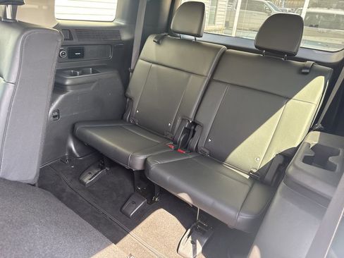 Used 2025 Hyundai Santa Fe SEL FWD image 38