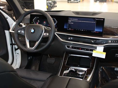 Used 2026 BMW X5 sDrive40i image 19