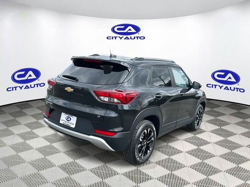 Used 2023 Chevrolet TrailBlazer LT w/ Sun and Liftgate Package image 3