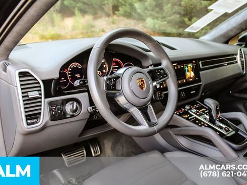 Used 2022 Porsche Cayenne GTS AWD/4WD image 31