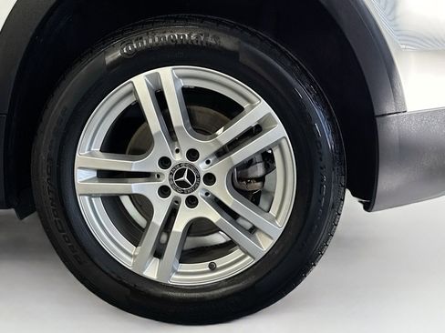 Certified 2022 Mercedes-Benz GLB 250 4MATIC image 30