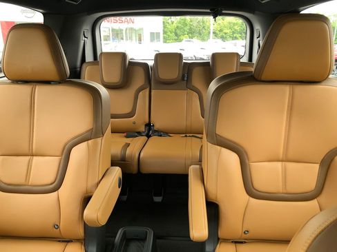 New 2025 Nissan Armada SL w/ Captain's Chari Seat Package image 21