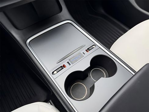 Used 2024 Tesla Model Y Long Range image 21