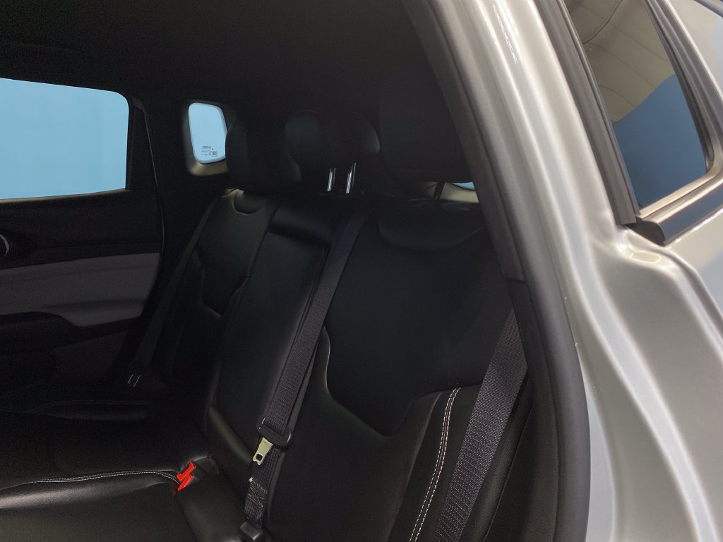 Certified 2025 Jeep Compass Limited AWD/4WD image 27