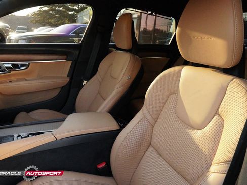 Used 2017 Volvo S90 T6 Inscription w/ Vision Package image 19