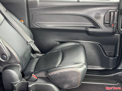 Certified 2022 Toyota Sienna XSE w/ XSE Plus Package FWD image 15