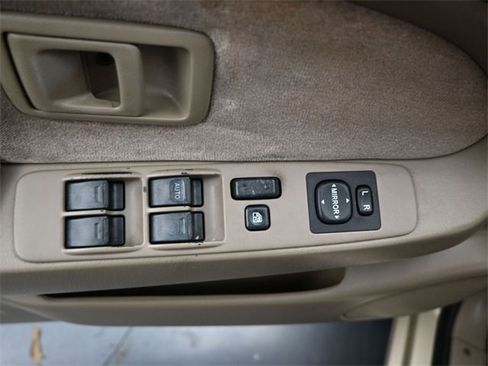 Used 2002 Toyota Tacoma PreRunner image 10