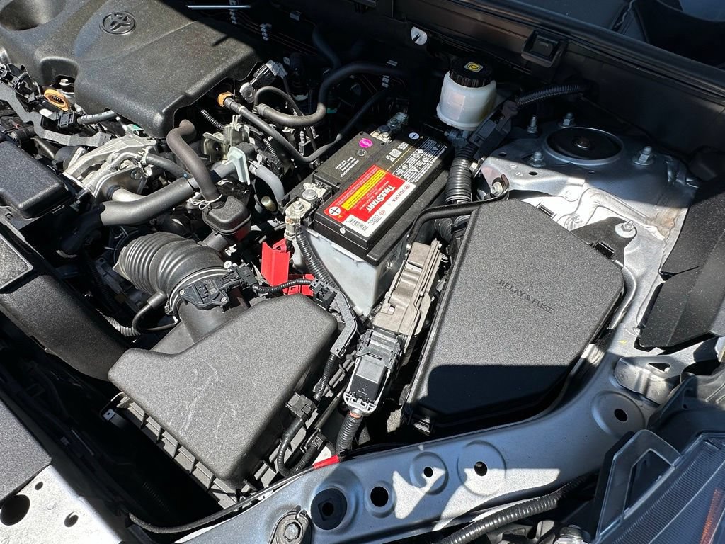 Used 2021 Toyota RAV4 LE FWD image 32