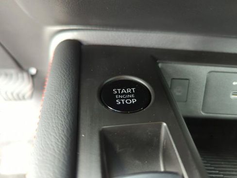 Certified 2025 Nissan Kicks SR image 44