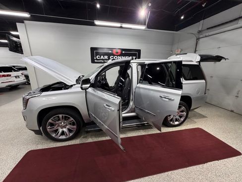 Used 2016 Cadillac Escalade Premium AWD/4WD image 59