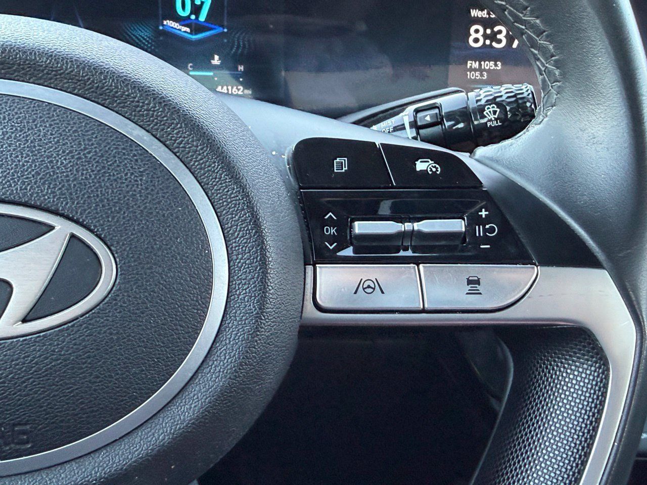 Used 2025 Hyundai Elantra SEL FWD image 14