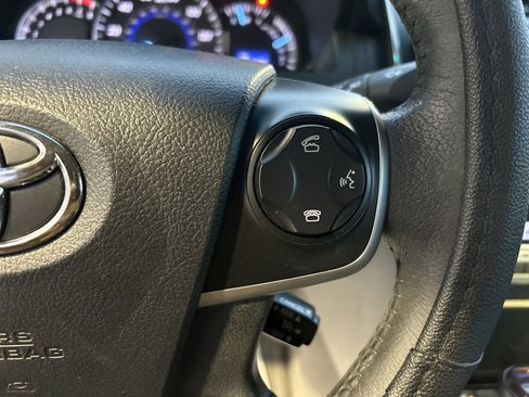 Used 2013 Toyota Camry XLE image 22