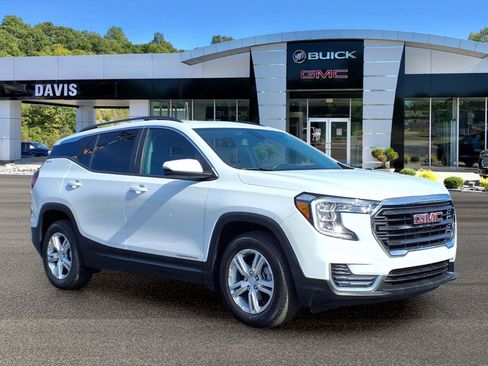 Used 2022 GMC Terrain SLE w/ Driver Convenience Package image 1
