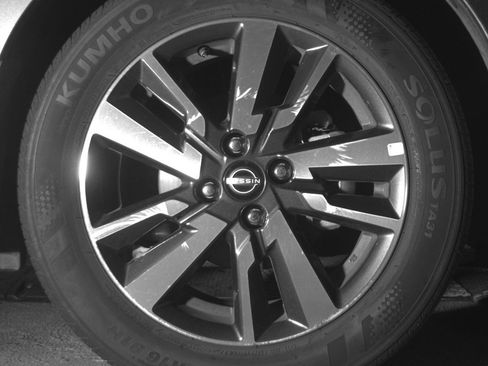 Used 2025 Nissan Versa SV FWD image 13