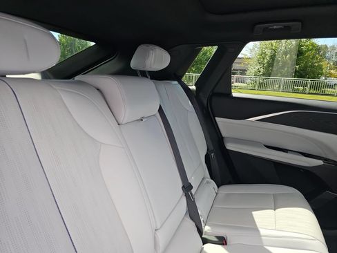 Certified 2024 Cadillac Lyriq Luxury AWD/4WD image 13