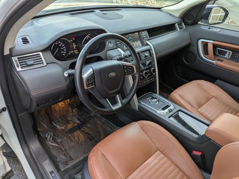 Used 2015 Land Rover Discovery Sport HSE Luxury image 16